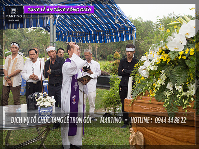 Địa táng công giáo